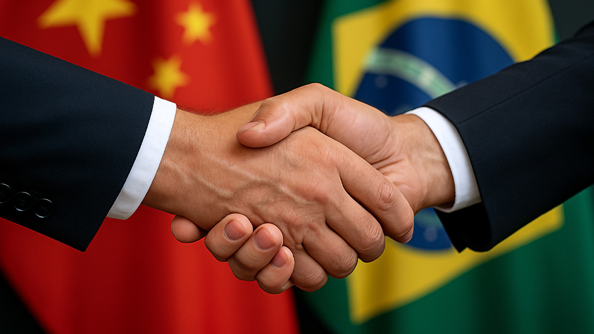 Aperto de mãos entre empresários do Brasil e da China simbolizando parceria comercial e prospecção de fornecedores chineses.